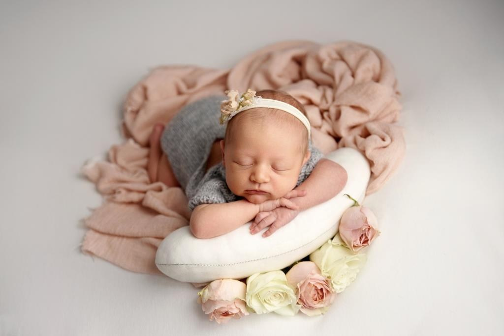 Дівчата. Фотограф новонароджених діток та їх сімей в Тернополі
