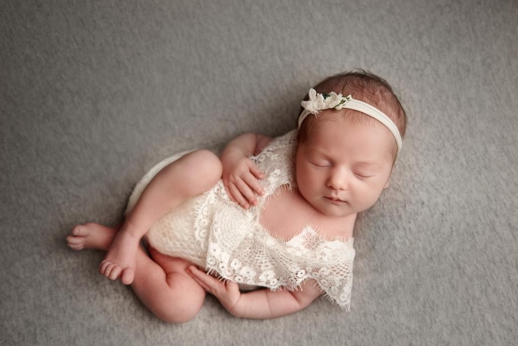 Дівчата. Фотограф новонароджених діток та їх сімей в Тернополі