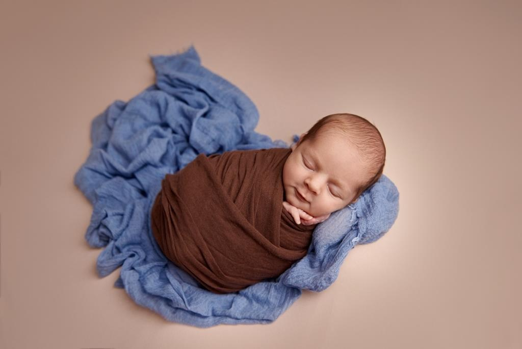 Обмотки. Фотограф новонароджених діток та їх сімей в Тернополі