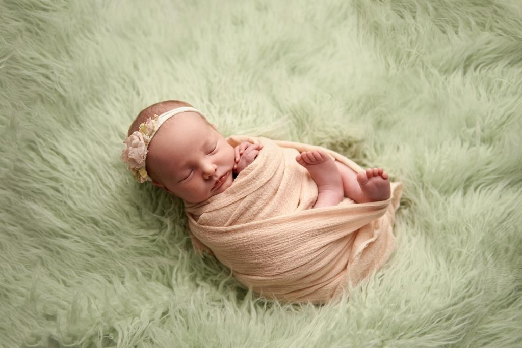 Обмотки. Фотограф новонароджених діток та їх сімей в Тернополі