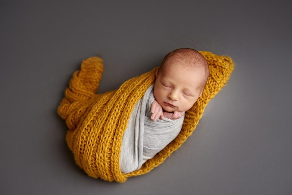 Обмотки. Фотограф новонароджених діток та їх сімей в Тернополі