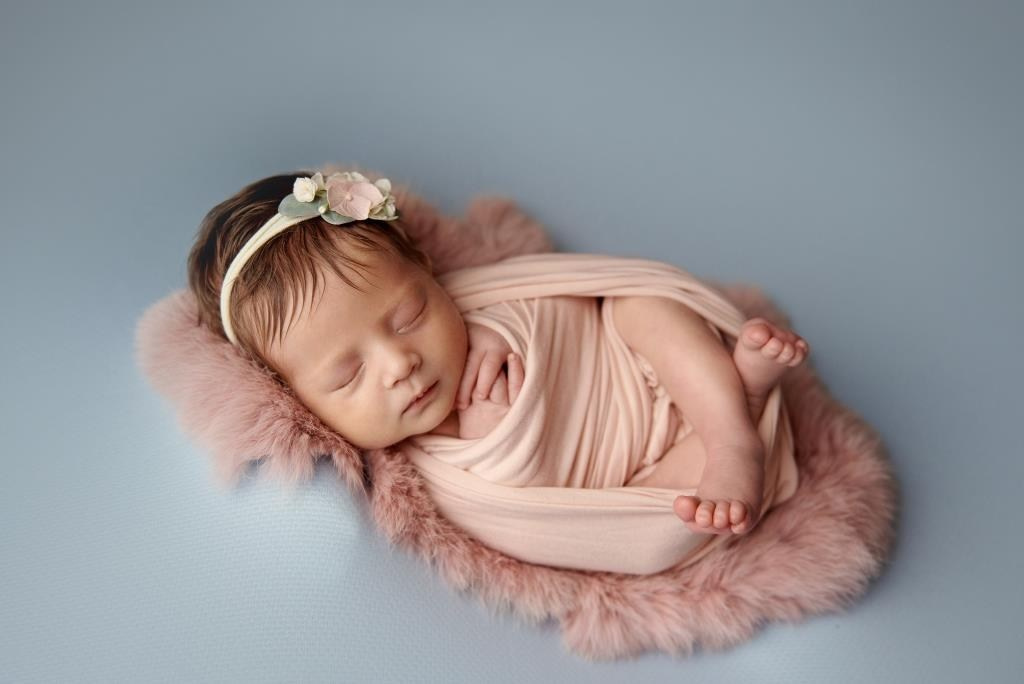 Обмотки. Фотограф новонароджених діток та їх сімей в Тернополі