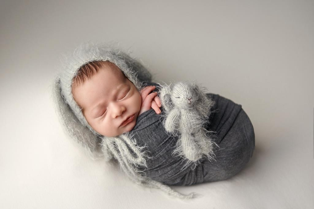 Обмотки. Фотограф новонароджених діток та їх сімей в Тернополі