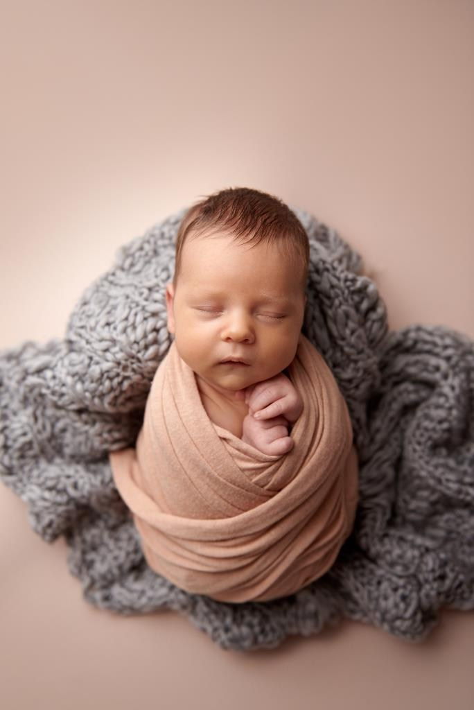 Обмотки. Фотограф новонароджених діток та їх сімей в Тернополі