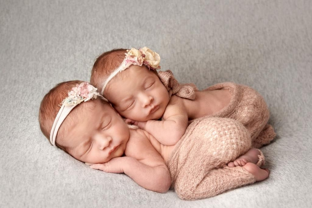 Дівчата. Фотограф новонароджених діток та їх сімей в Тернополі