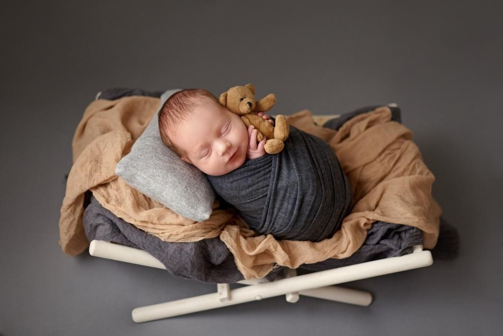 Ліжко гамак. Фотограф новонароджених діток та їх сімей в Тернополі