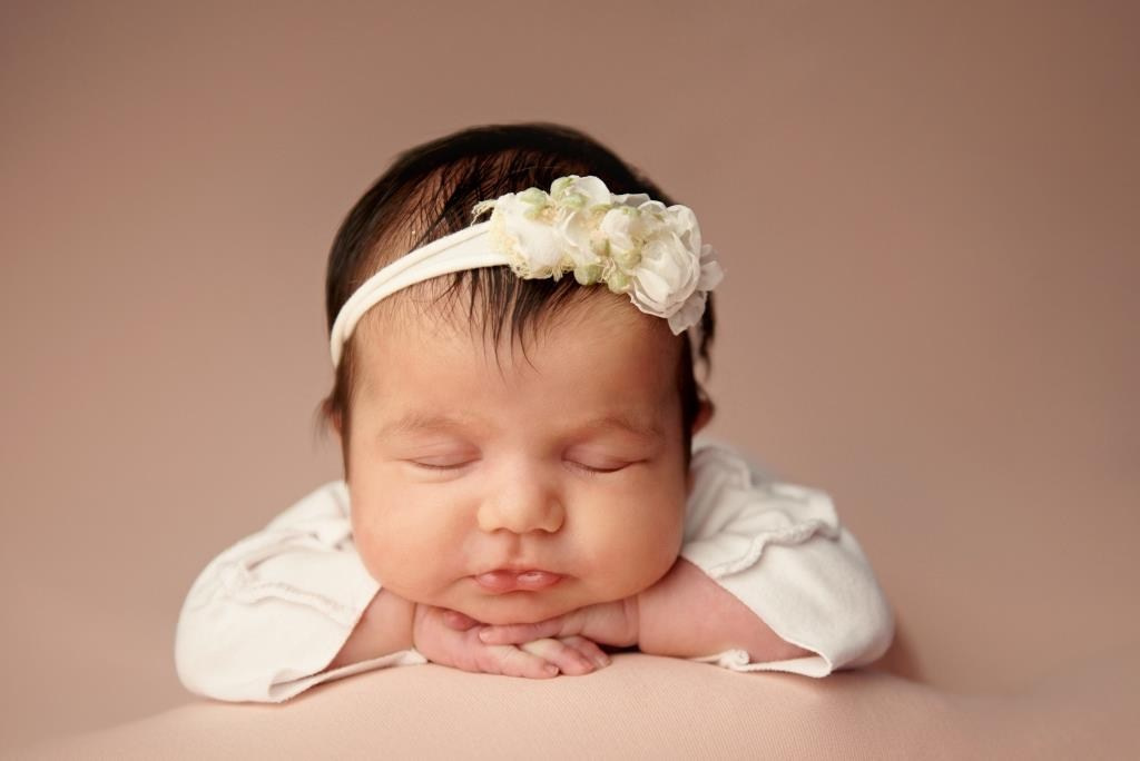 Дівчата. Фотограф новонароджених діток та їх сімей в Тернополі