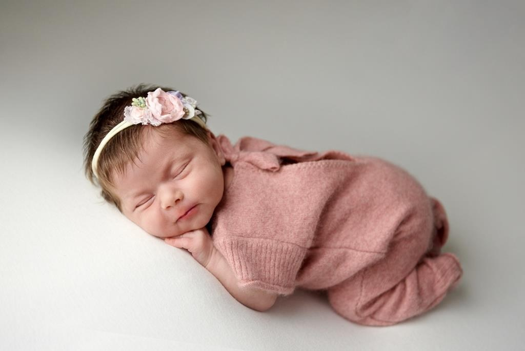 Дівчата. Фотограф новонароджених діток та їх сімей в Тернополі