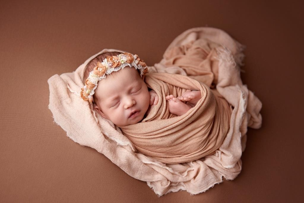 Обмотки. Фотограф новонароджених діток та їх сімей в Тернополі