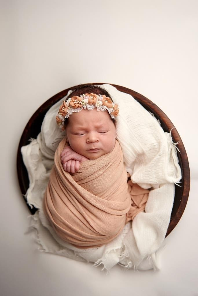 Обмотки. Фотограф новонароджених діток та їх сімей в Тернополі