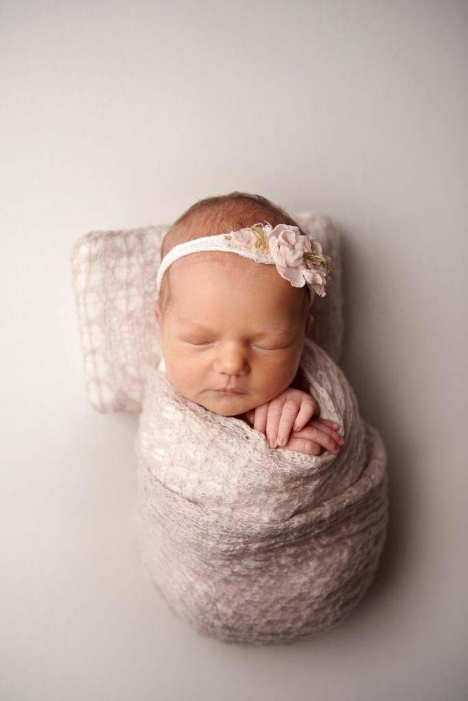 Обмотки. Фотограф новонароджених діток та їх сімей в Тернополі