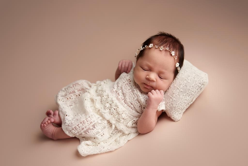 Дівчата. Фотограф новонароджених діток та їх сімей в Тернополі