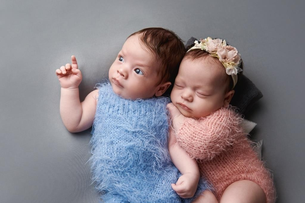 Двійнята. Фотограф новонароджених діток та їх сімей в Тернополі