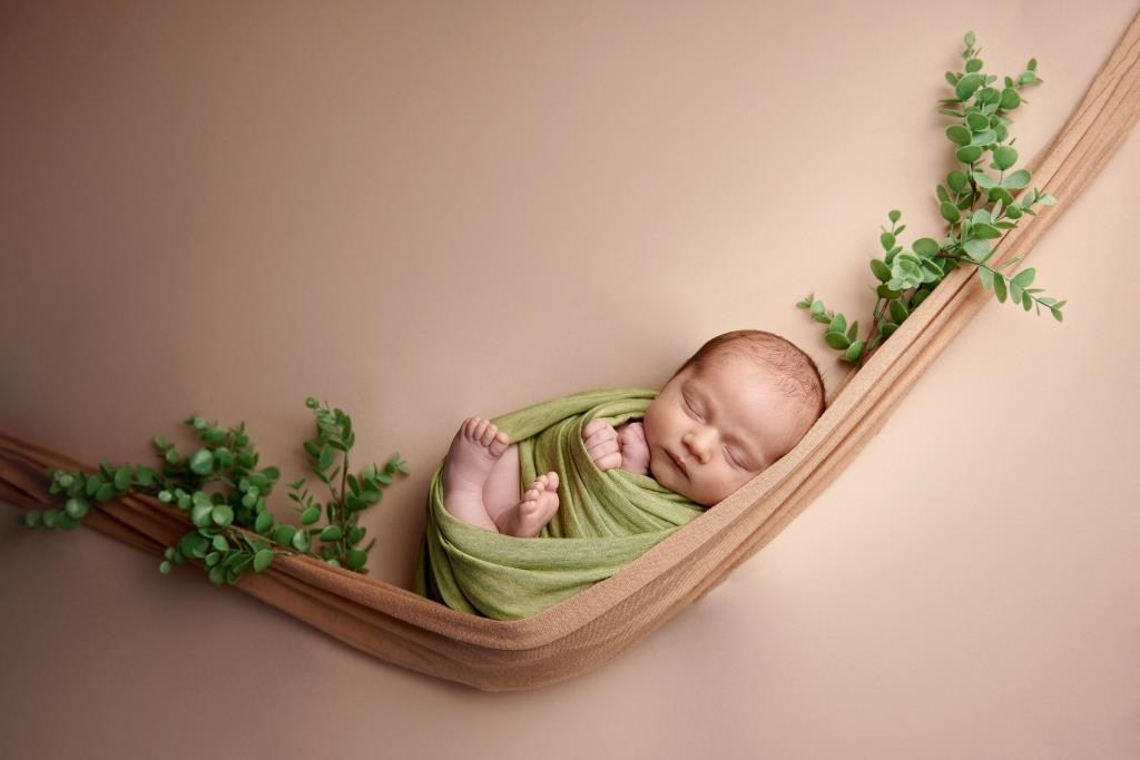 Зелень. Фотограф новонароджених діток та їх сімей в Тернополі