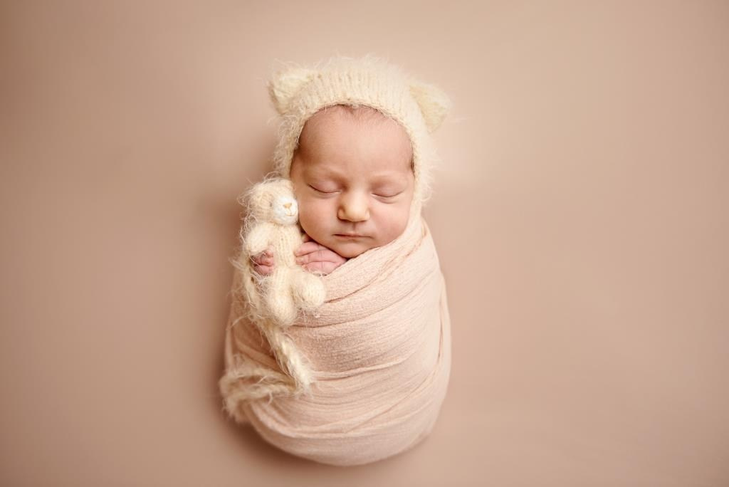 Обмотки. Фотограф новонароджених діток та їх сімей в Тернополі