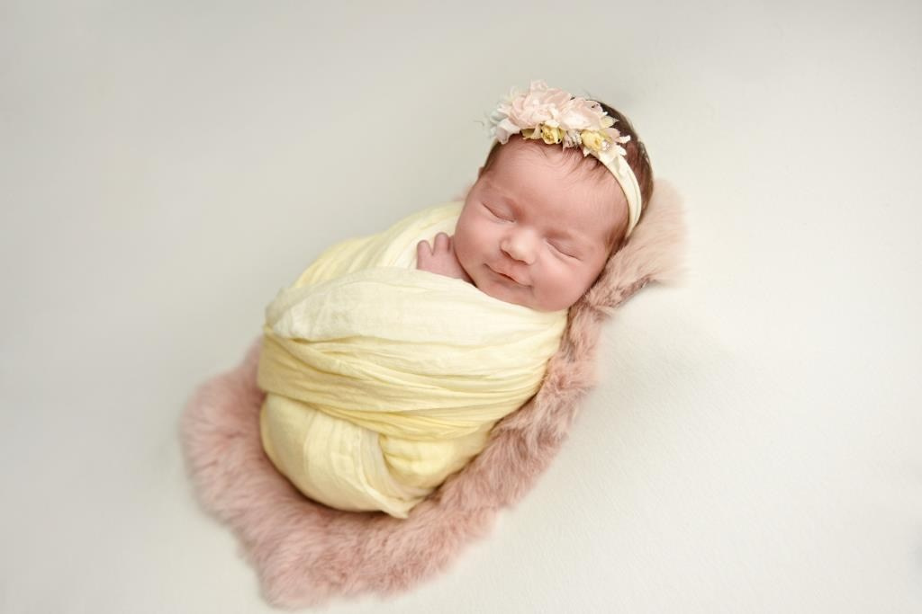 Обмотки. Фотограф новонароджених діток та їх сімей в Тернополі
