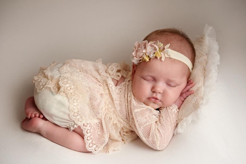 Дівчата. Фотограф новонароджених діток та їх сімей в Тернополі