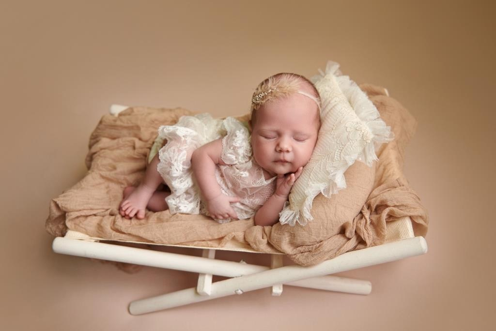 Ліжко гамак. Фотограф новонароджених діток та їх сімей в Тернополі