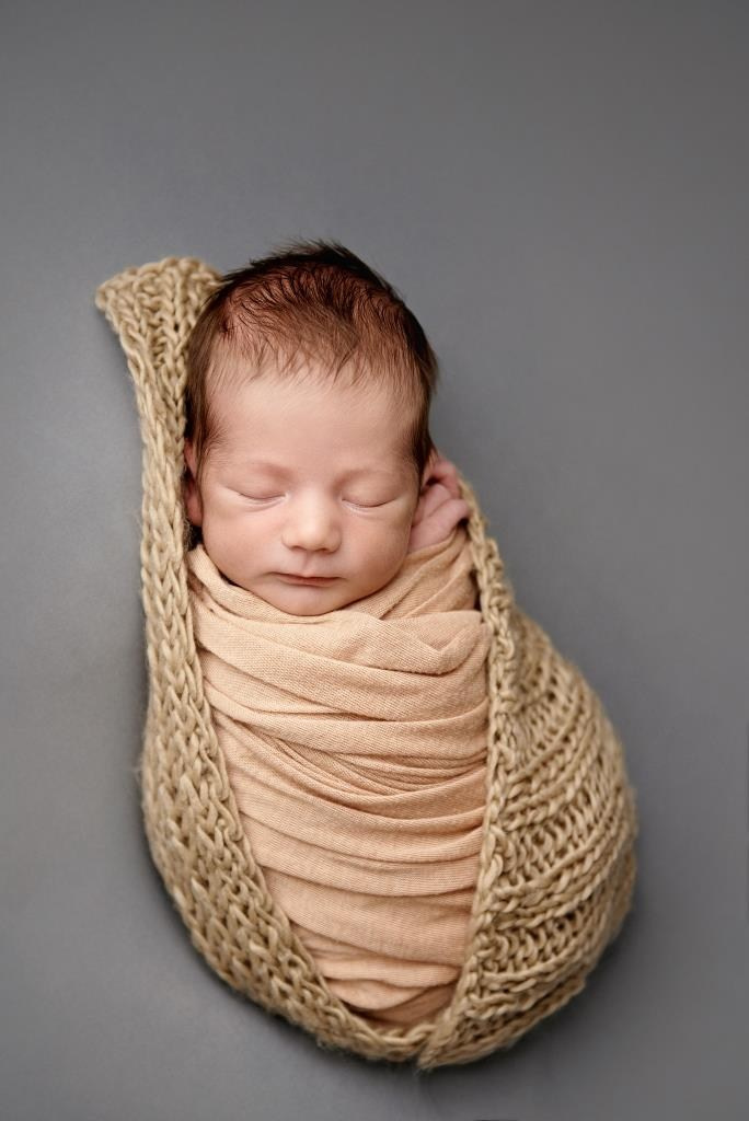 Обмотки. Фотограф новонароджених діток та їх сімей в Тернополі