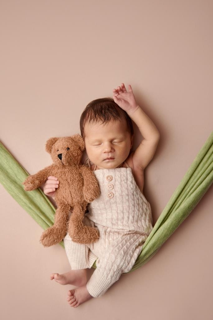 Гамак. Фотограф новонароджених діток та їх сімей в Тернополі