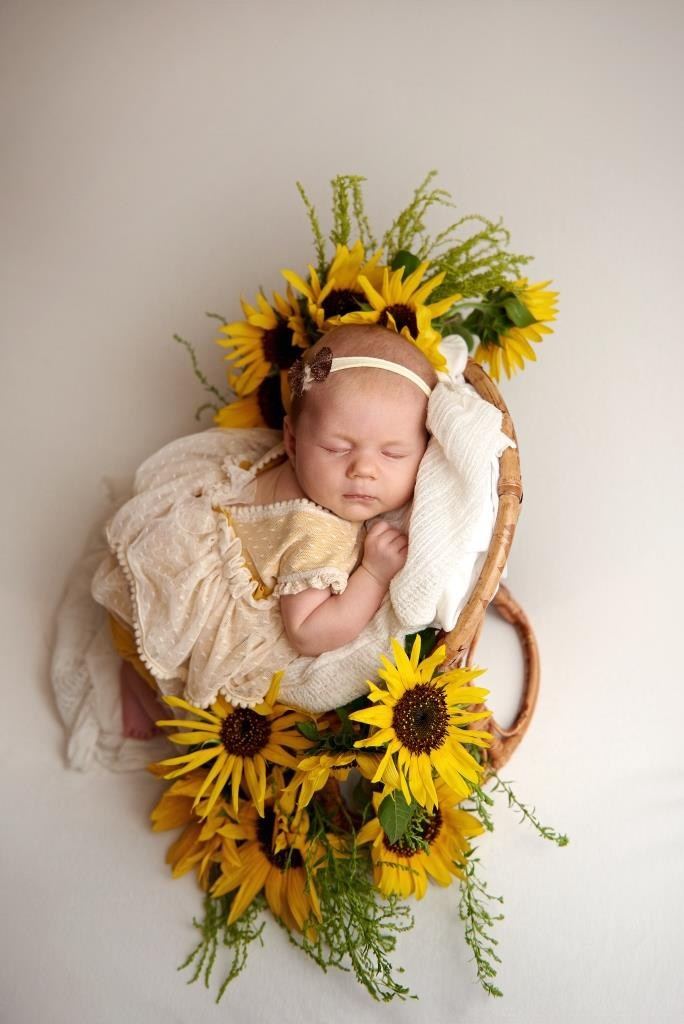 Квіти. Фотограф новонароджених діток та їх сімей в Тернополі