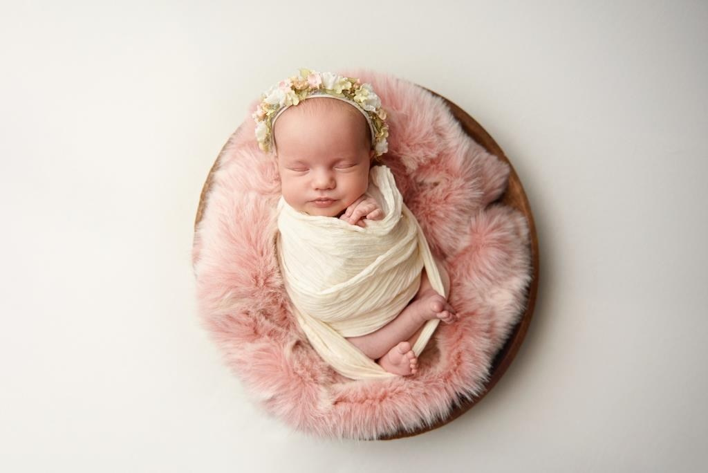 Мисочки. Фотограф новонароджених діток та їх сімей в Тернополі
