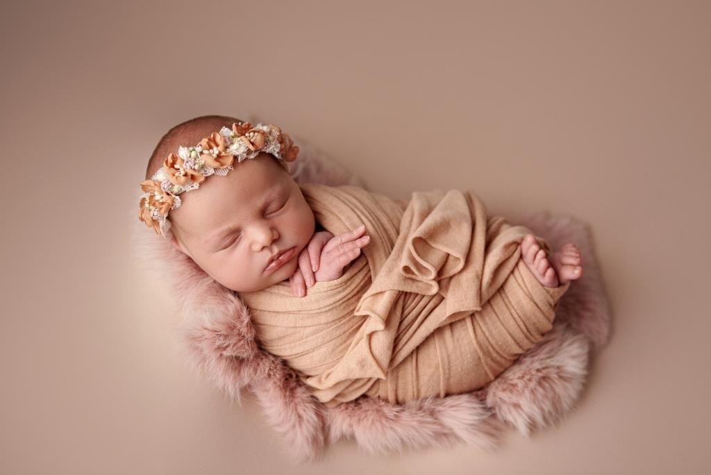 Обмотки. Фотограф новонароджених діток та їх сімей в Тернополі