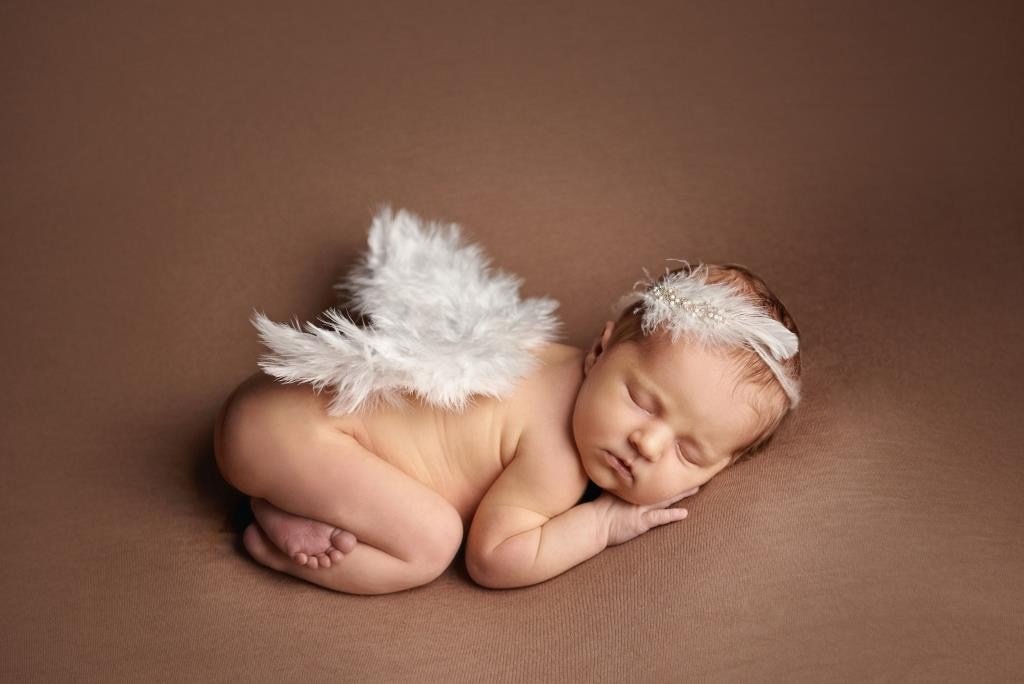 Крильця. Фотограф новонароджених діток та їх сімей в Тернополі