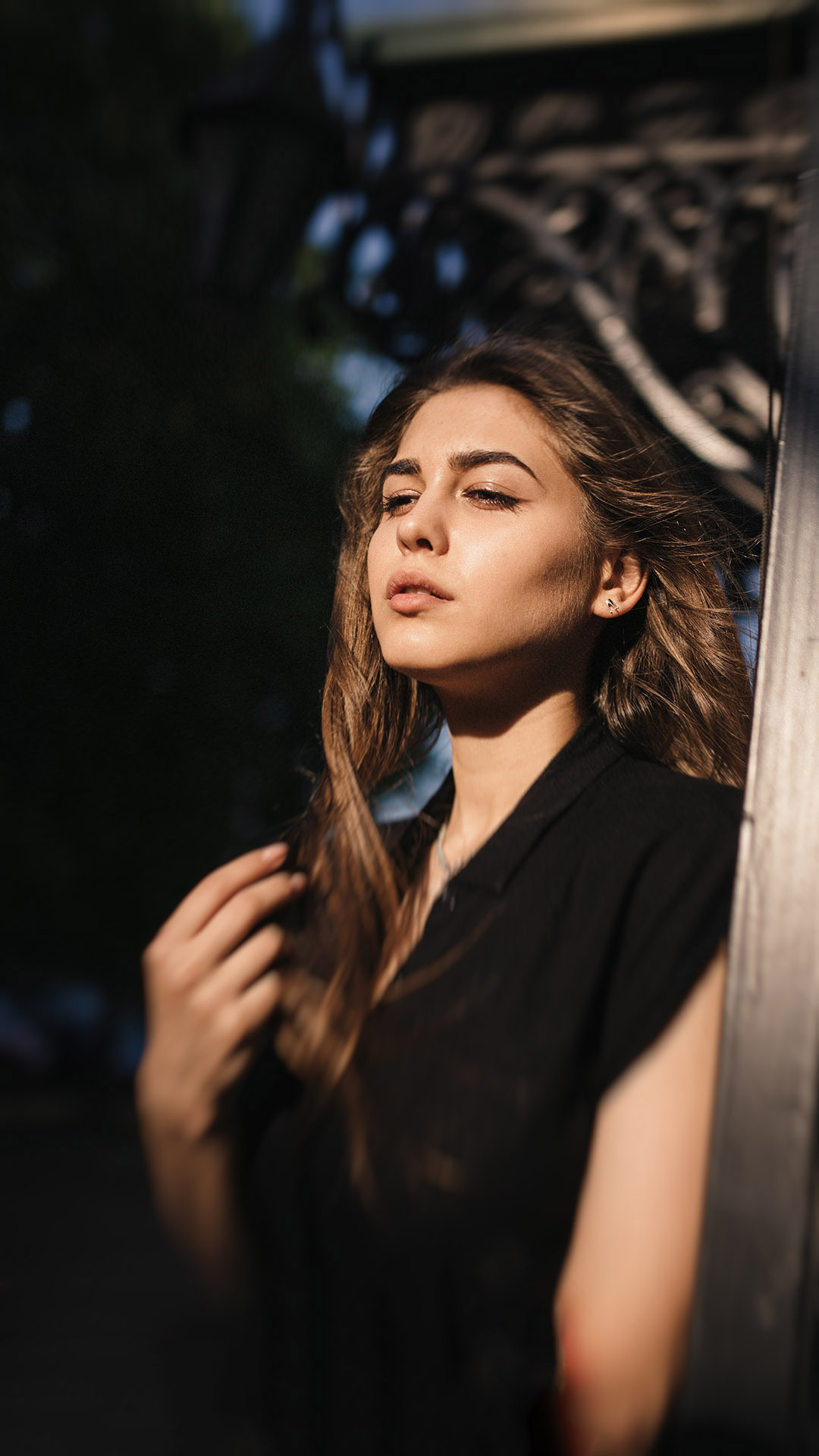 Репортажне фото жінки – ніжна атмосфера та краса Дніпра.