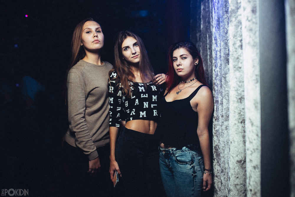 Репортаж с вечеринки в Днепре — эмоции и динамика девушек, фотограф Дима Покидин.