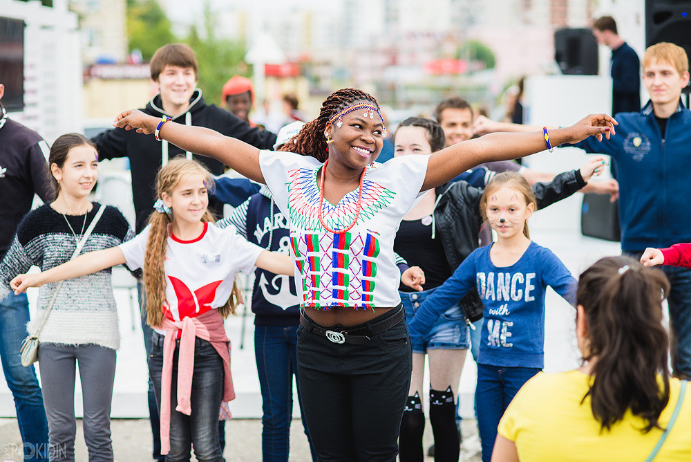 Фотограф у Дніпрі — зйомка вулиць та міських сцен