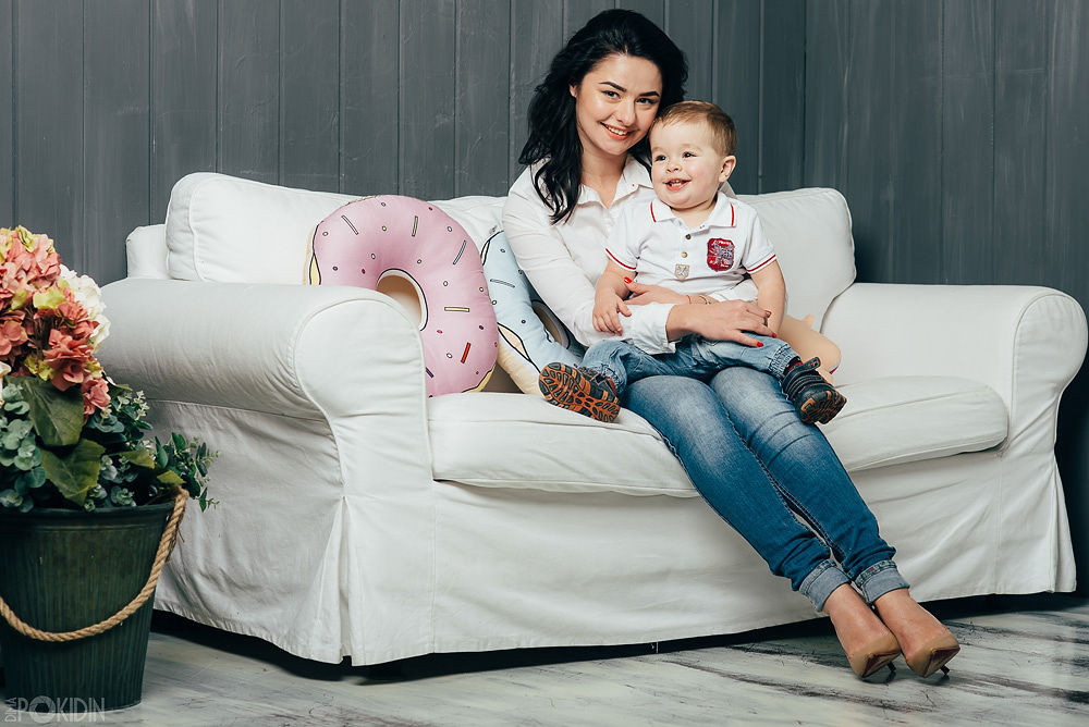 Студійна зйомка малюка – ніжні моменти та емоції у Дніпрі.