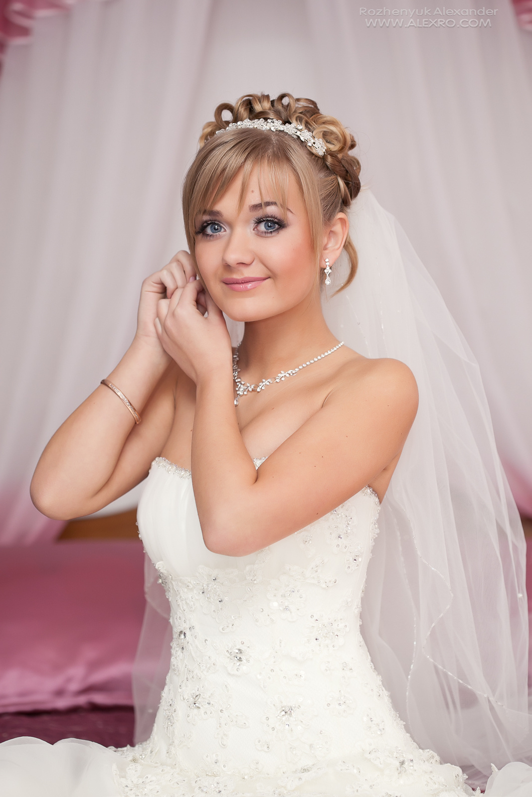 Weddings and love-stories. Business events, portraits and architecture photographer in Ukraine and Europe