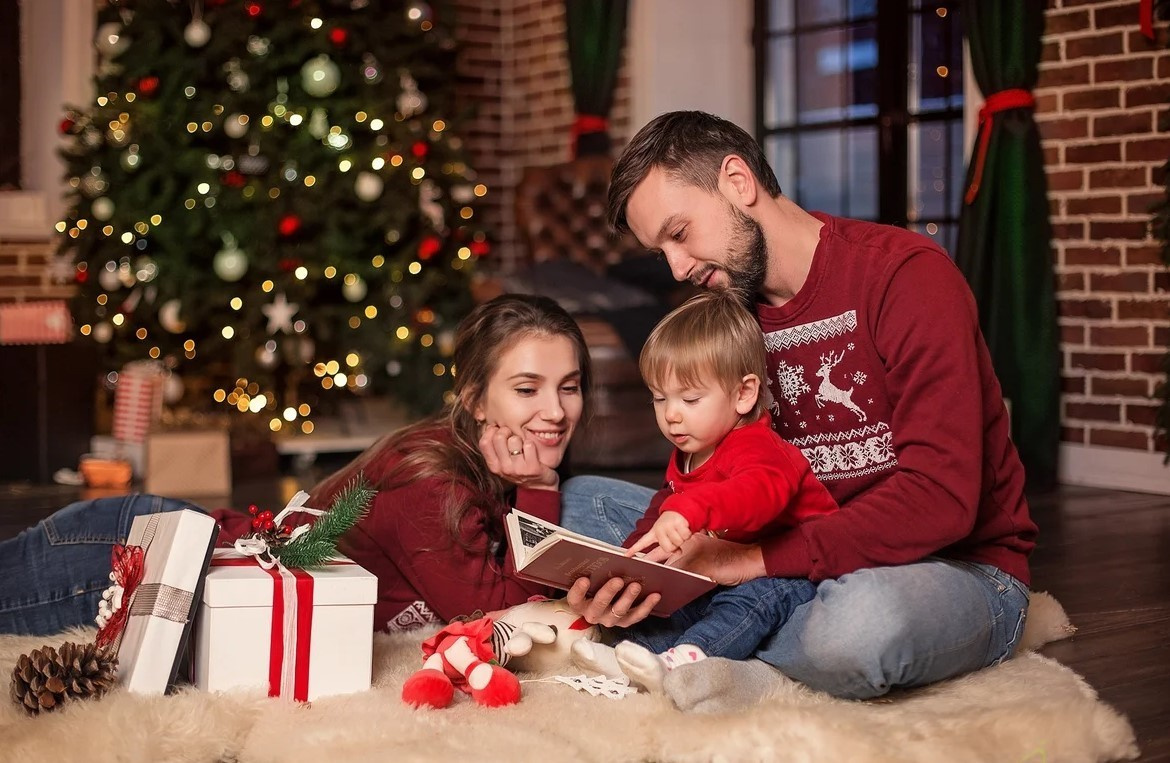 Новогодние фотосессии в студии. Семейный фотограф Великодолинское