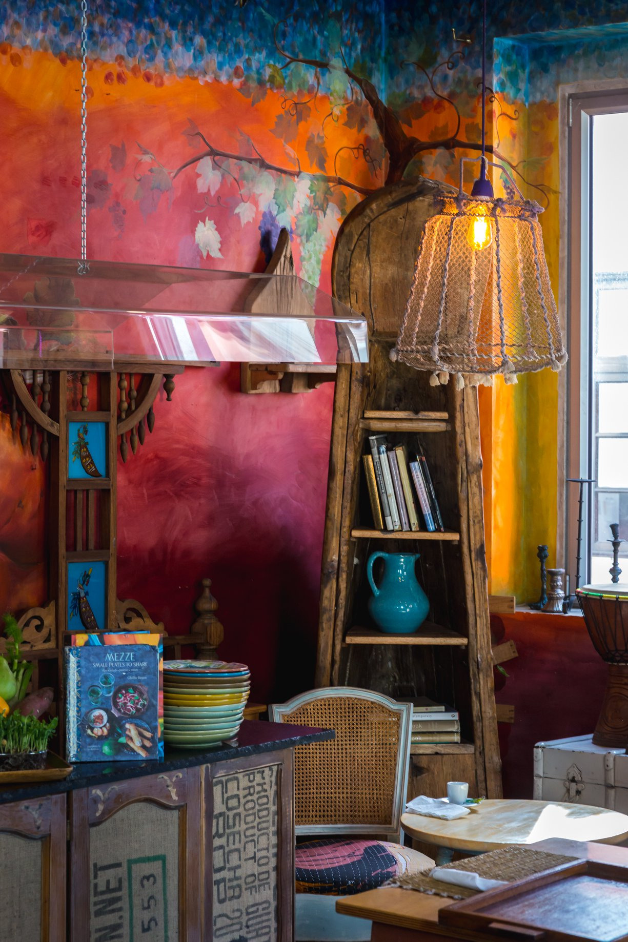 Photographs of the vegan restaurant House of Wonders in Cascais. Garden and interior photographer Elena Shavlovska, Netherlands