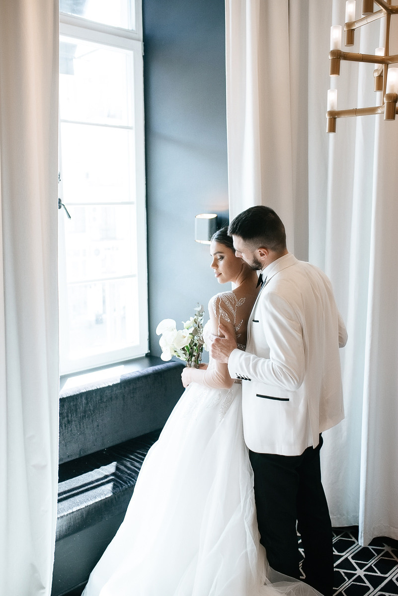 Свадебная церемония на берегу моря. Весільний та сімейний фотограф у Запоріжжі Юлія Васьків