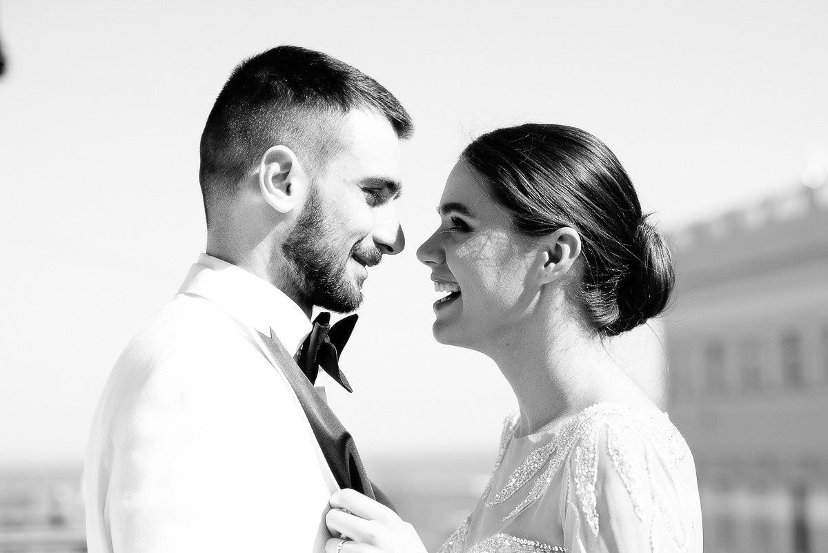 Свадебная церемония на берегу моря. Весільний та сімейний фотограф у Запоріжжі Юлія Васьків