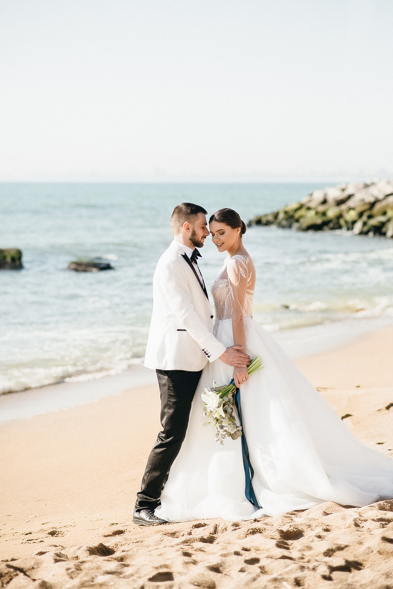Свадебная церемония на берегу моря. Весільний та сімейний фотограф у Запоріжжі Юлія Васьків