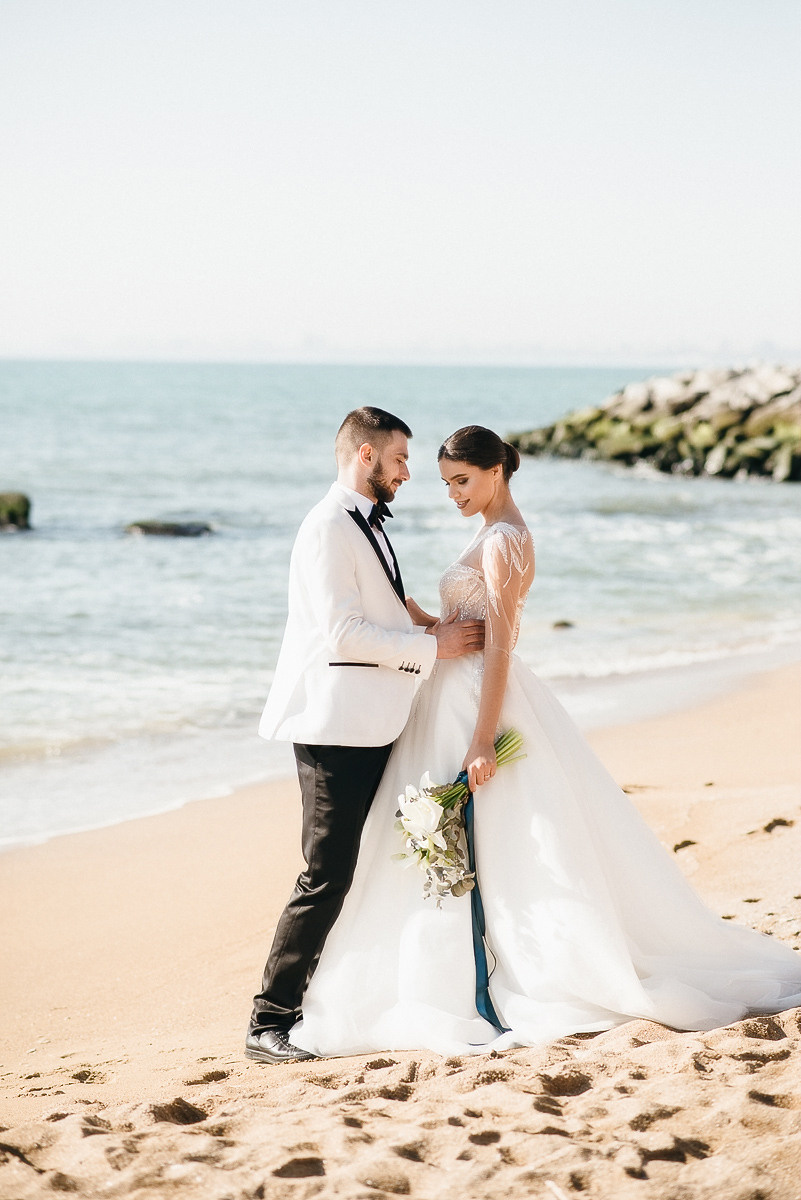 Свадебная церемония на берегу моря. Весільний та сімейний фотограф у Запоріжжі Юлія Васьків