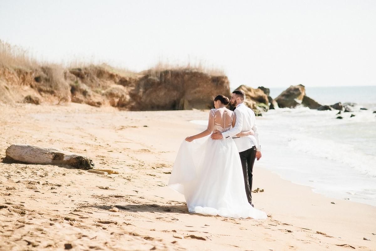 Свадебная церемония на берегу моря. Весільний та сімейний фотограф у Запоріжжі Юлія Васьків