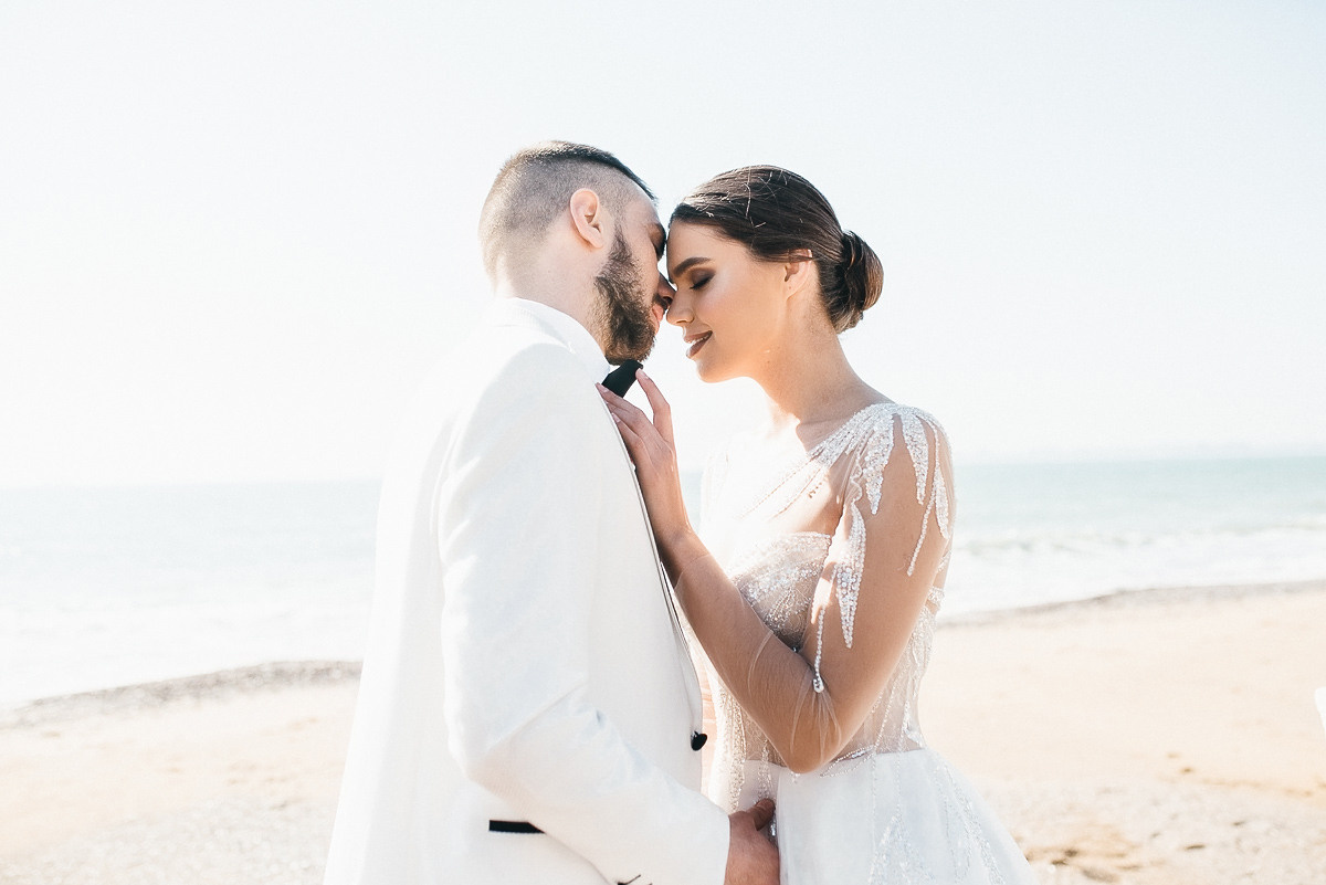 Свадебная церемония на берегу моря. Весільний та сімейний фотограф у Запоріжжі Юлія Васьків