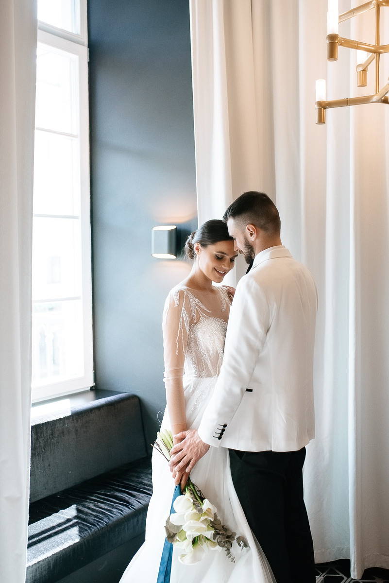 Свадебная церемония на берегу моря. Весільний та сімейний фотограф у Запоріжжі Юлія Васьків