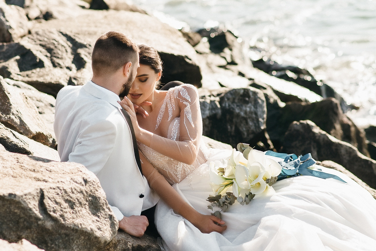 Свадебная церемония на берегу моря. Весільний та сімейний фотограф у Запоріжжі Юлія Васьків