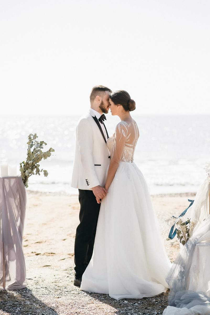 Свадебная церемония на берегу моря. Весільний та сімейний фотограф у Запоріжжі Юлія Васьків