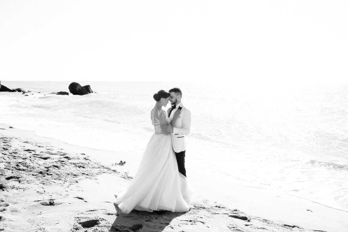 Свадебная церемония на берегу моря. Весільний та сімейний фотограф у Запоріжжі Юлія Васьків