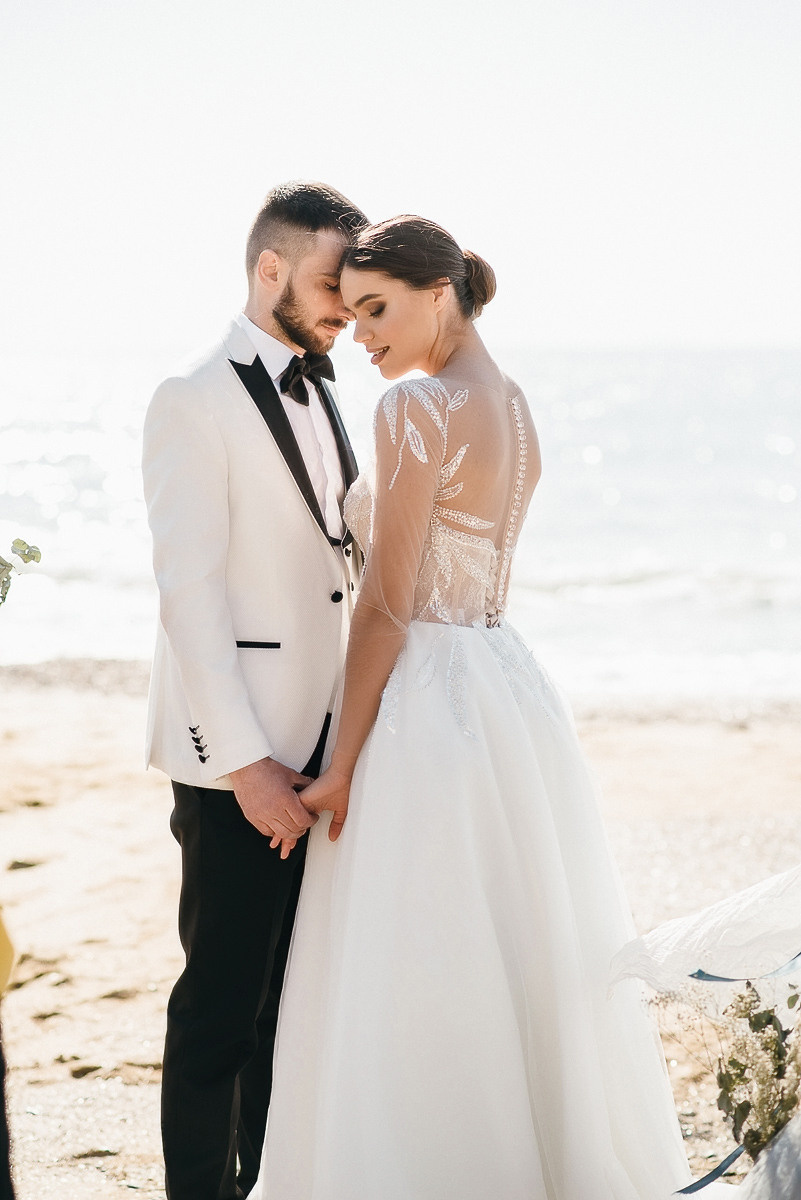 Свадебная церемония на берегу моря. Весільний та сімейний фотограф у Запоріжжі Юлія Васьків