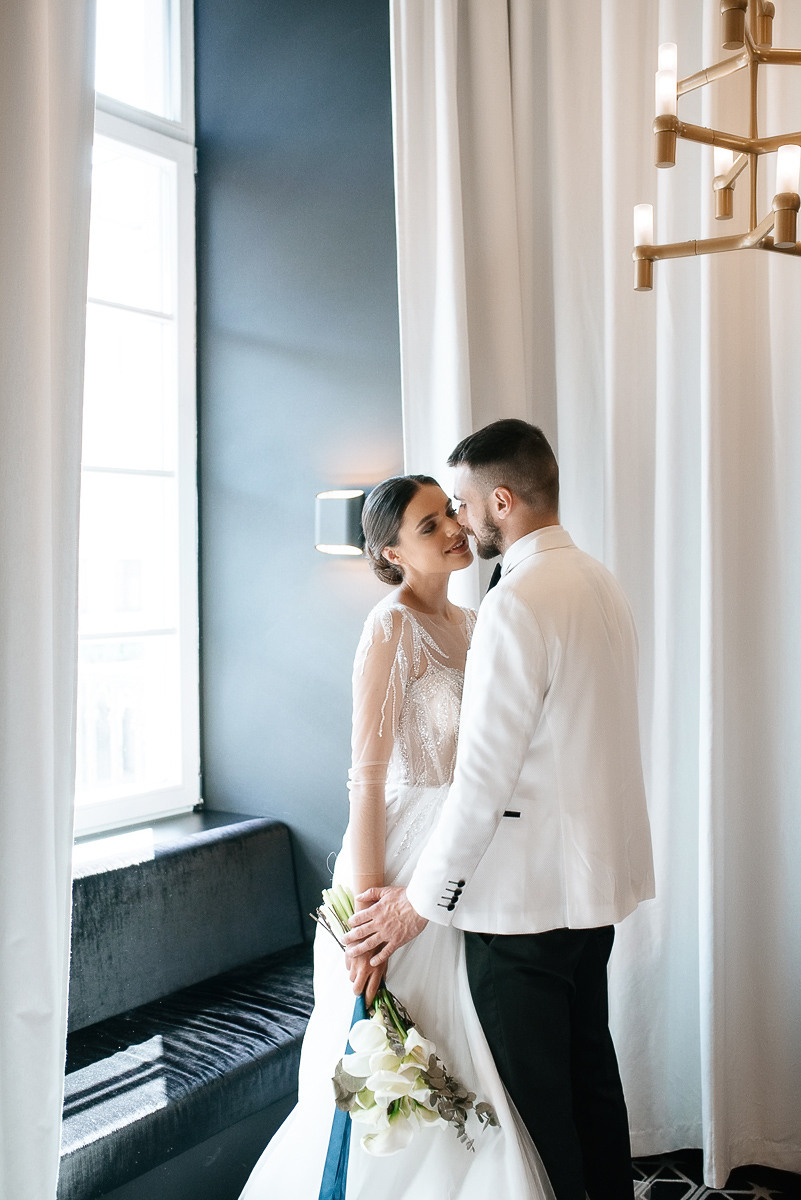 Свадебная церемония на берегу моря. Весільний та сімейний фотограф у Запоріжжі Юлія Васьків