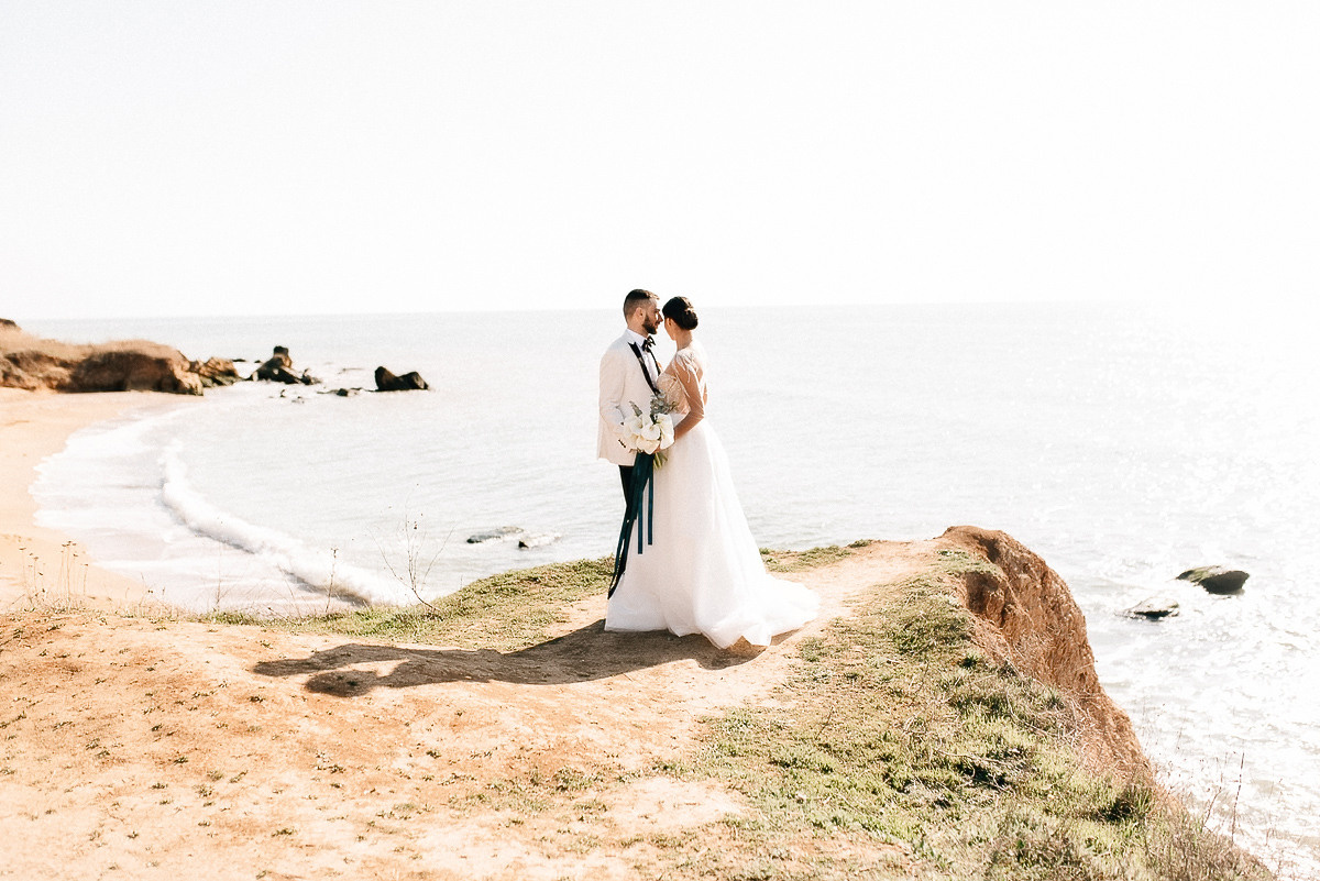Свадебная церемония на берегу моря. Весільний та сімейний фотограф у Запоріжжі Юлія Васьків