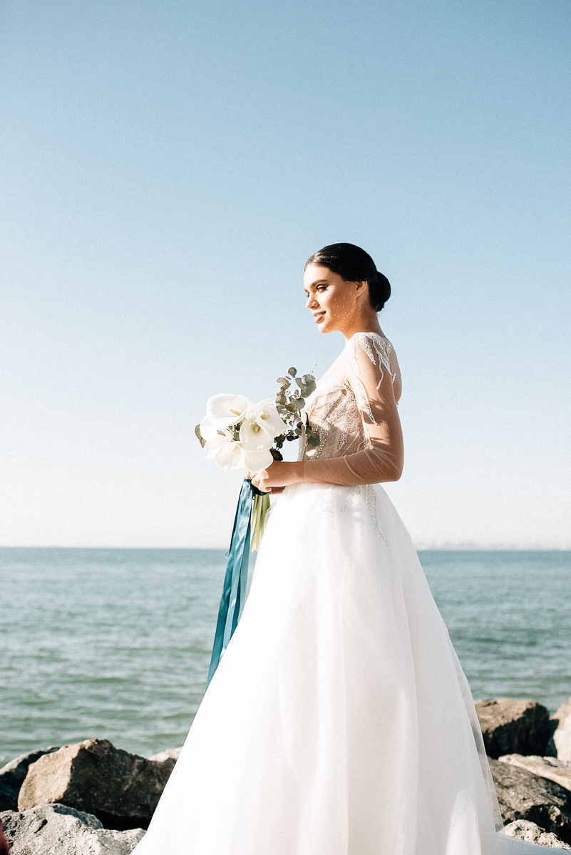 Свадебная церемония на берегу моря. Весільний та сімейний фотограф у Запоріжжі Юлія Васьків