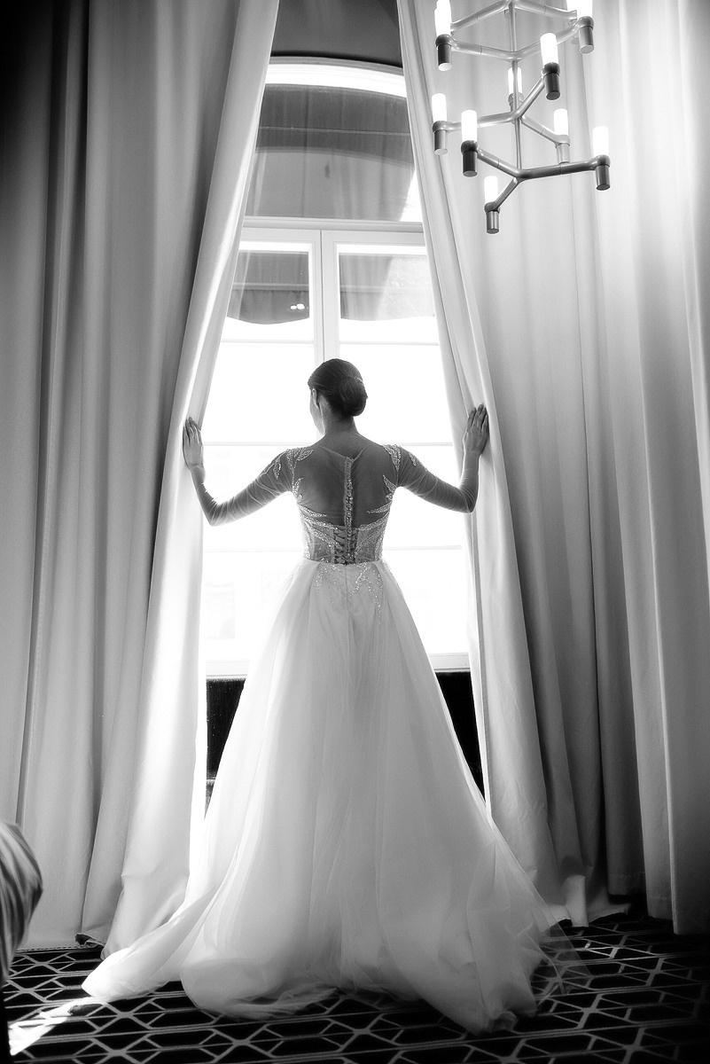 Свадебная церемония на берегу моря. Весільний та сімейний фотограф у Запоріжжі Юлія Васьків